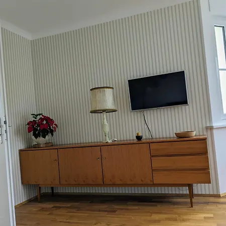 In Alter Apartment *